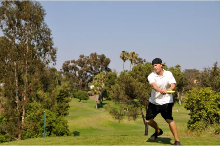 How to disc golf forehand