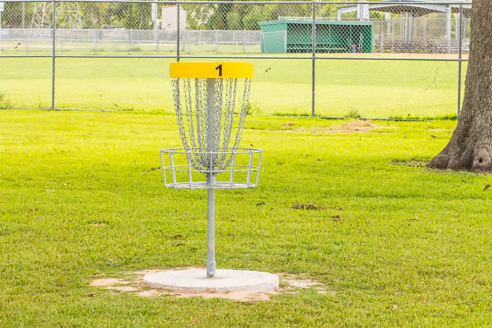 Is Water Out Of Bounds In Disc Golf? - Disc Golf Mentor